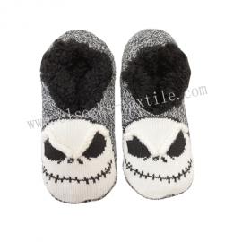 HALLOWEEN BLACK SKULL SHERPA LINED SLIPPER SOCKS